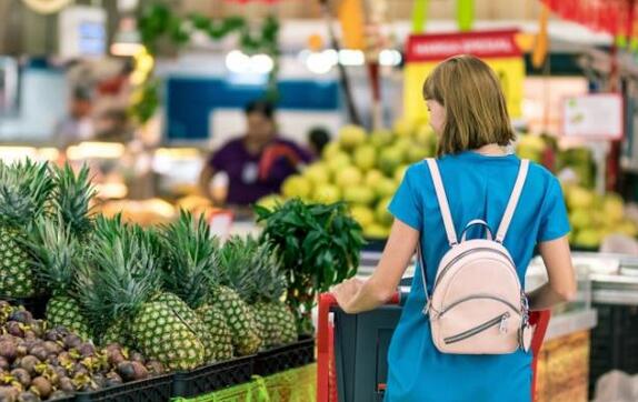 Cur servitus sui colit in supermarkets populariores quam manuales?